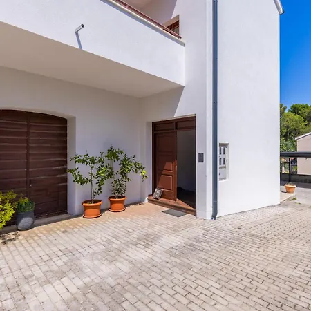 아파트 With Kitchen And Terrace For Two People