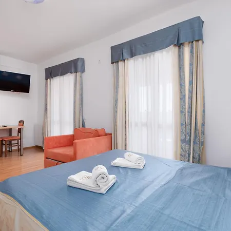 Apartman With Kitchen And Terrace For Two People *