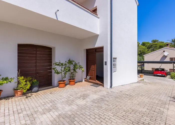 아파트 With Kitchen And Terrace For Two People