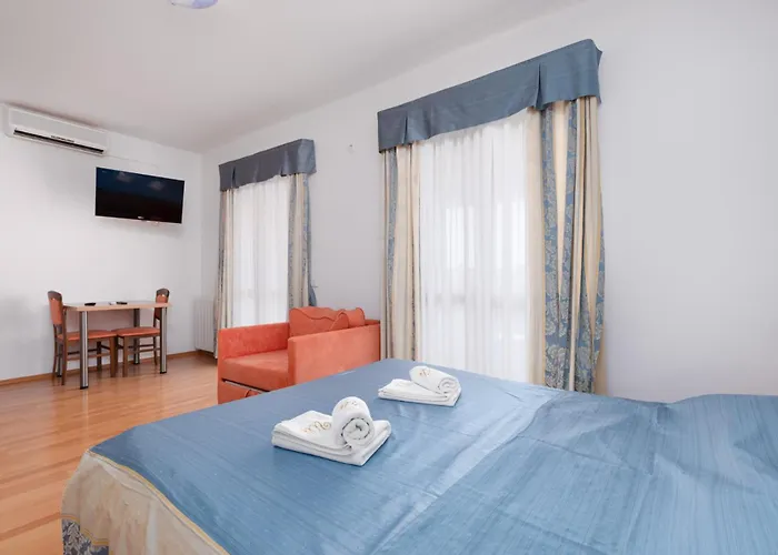 아파트 With Kitchen And Terrace For Two People *